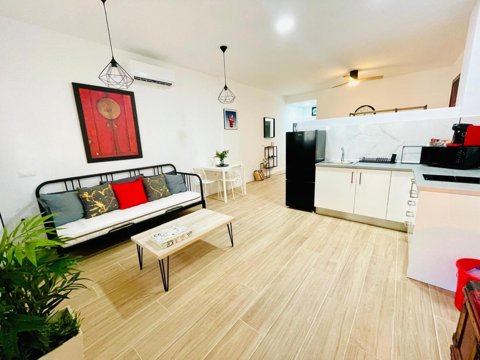 Completo Y Bello Apartamento En مالقة المظهر الخارجي الصورة